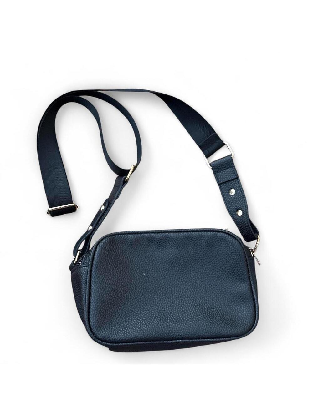 Black leather crossbody bag with pebbled texture #crossbody #leather
